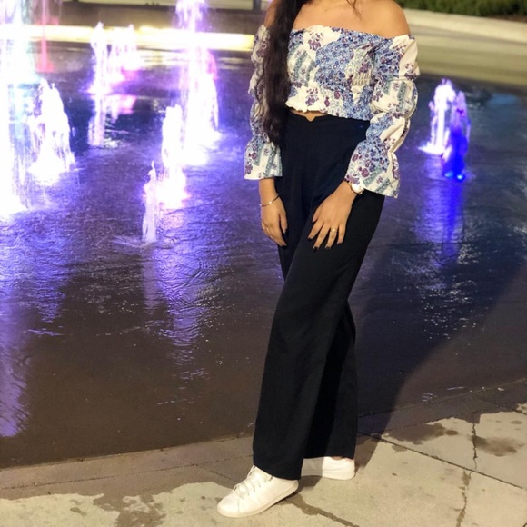 Top - Picture 1 of 2